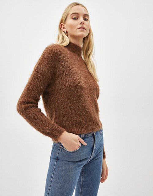 Jersey de punto marrón de Bershka 2018