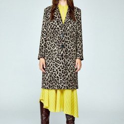 Abrigo estampado 'animal print' de la colección 'animal print' otoño/invierno 2018/2019 de Sfera