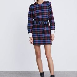 Vestido corto estampado de cuadros de Zara 2018