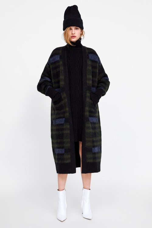 Abrigo estampado de cuadros de la colección de Zara 2018