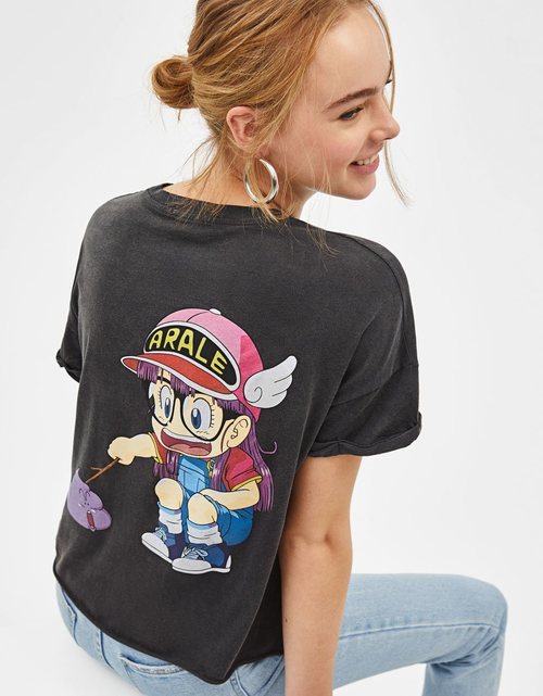 Camiseta gris de Arale de la colección otoño/invierno 2018/2019 de Bershka
