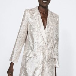 Blazer de lentejuelas de la colección otoño/invierno 2018/2019 de Zara