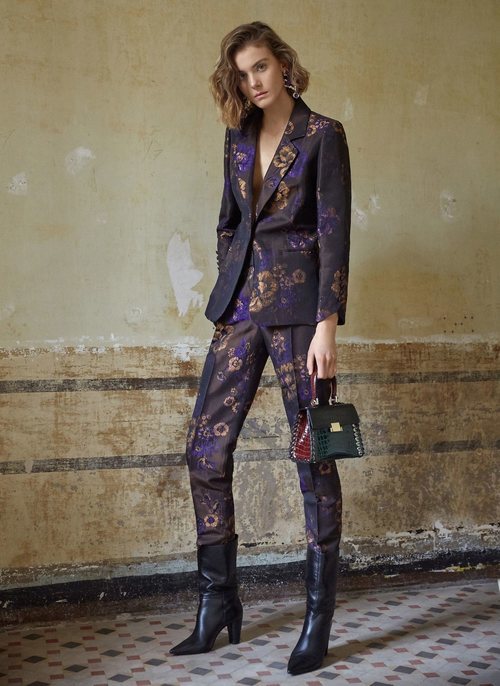 Traje estampado de la colección primavera 2019 de Uterqüe