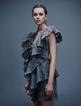 Vestido gris de volantes de la colección primavera 2019 de Lanvin