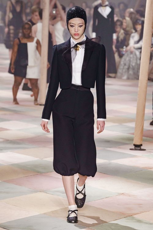 Pantalón bombacho de la colección de Alta Costura de Christian Dior para primavera/verano 2019 presentada en París
