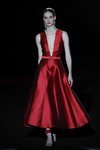 Vestido rojo de la colección otoño/invierno 2019/2020 de Hannibal Laguna