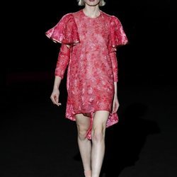 Vestido floral de la colección otoño/invierno 2019/2020 de Hannibal Laguna