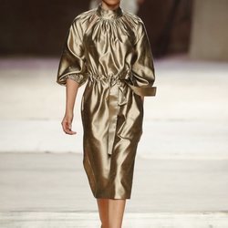 Vestido satinado de la colección primavera/verano 2019 de Roberto Verino