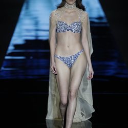 Bikini con capa transparente de la colección primavera/verano 2019 de Andrés Sardá