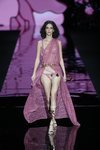 Vestido transparente de la colección primavera/verano 2019 de Andrés Sardá