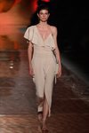 Mono fluido de tonalidad nude de la colección primavera/verano 2019 de Pedro del Hierro