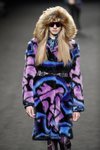 Abrigo de estampado psicodélico de la colección otoño/invierno 2019 de Custo Barcelona
