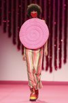 Top en forma de espiral de la colección otoño/invierno 2019-2020 de Ágatha Ruiz de la Prada