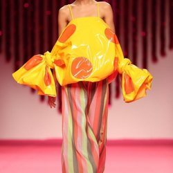 Top en forma de caramelo de la colección otoño/invierno 2019-2020 de Ágatha Ruiz de la Prada