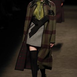 Abrigo estampado de la colección otoño/invierno 2019/2020 de Juan Vidal