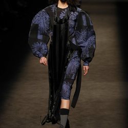 Vestido estampado de la colección otoño/invierno 2019/2020 de Juan Vidal
