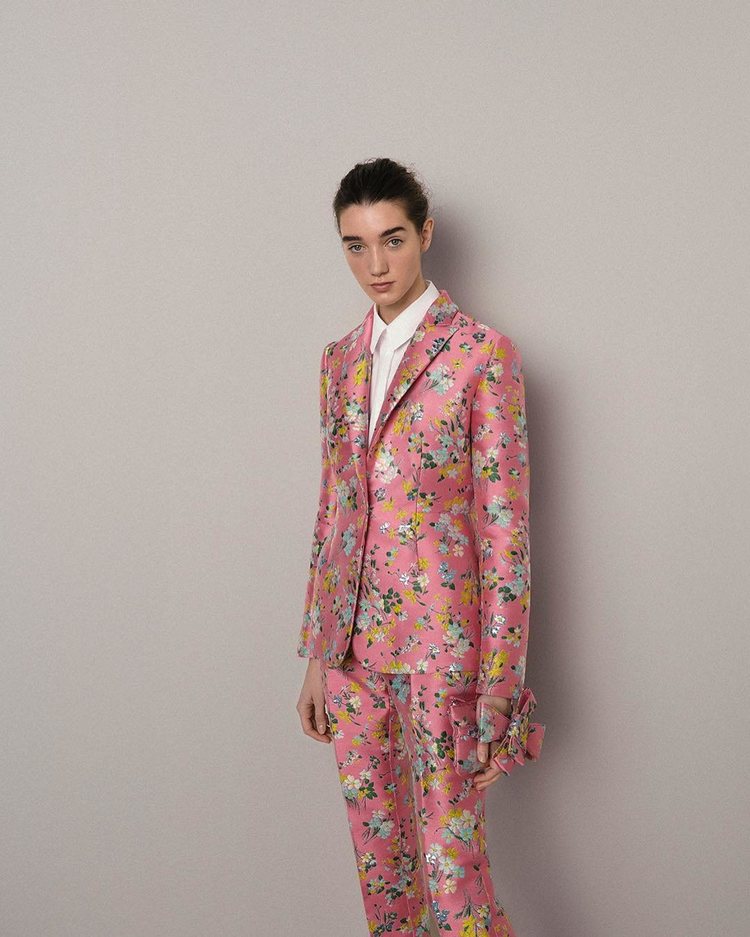 Traje de flores colección Pre-Fall 2019 de Delpozo