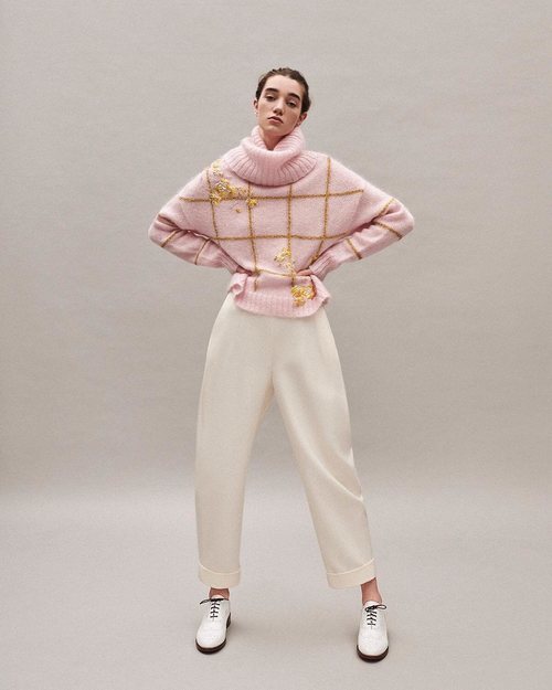 Jersey rosa cuello alto colección Pre-Fall 2019 de Delpozo