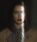 Imagen de la campaña primavera 2019 de Burberry con Irina Shayk