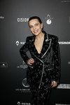 Juliette Binoche con traje de terciopelo con estampado de esterellas en los premios Globos de Cristal