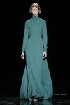 Modelo con un vestido verde agua de la temporada de otoño 2019 de Marc Jacobs en la Semana de la Moda de Nueva York 2019