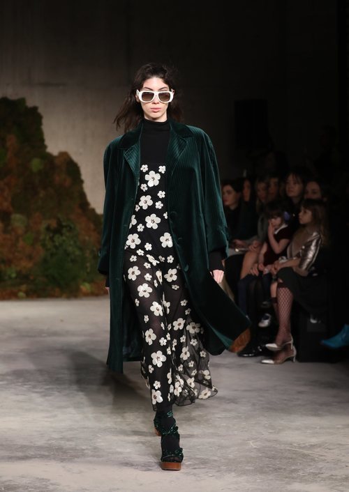 Vestido estampado de la colección otoño/invierno 2019 de Alexa Chung