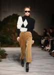 Pantalón de pana de la colección otoño/invierno 2019 de Alexa Chung