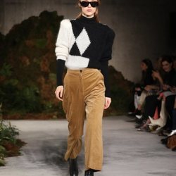 Pantalón de pana de la colección otoño/invierno 2019 de Alexa Chung