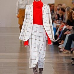 Americana de cuadros de la colección otoño/invierno 2019 de Victoria Beckham