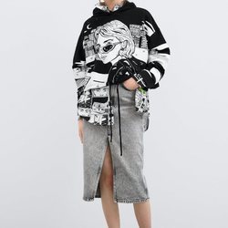 Sudadera oversize negra de Ana Müshell para la colección 'Women in Art' de Zara TRF 2019