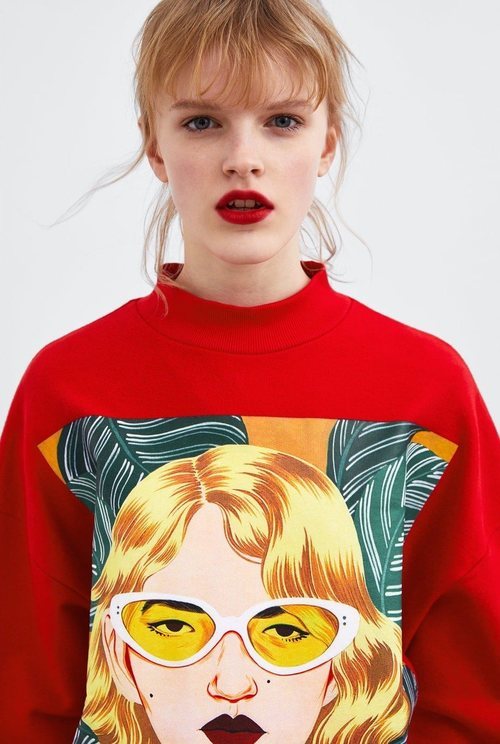Sudadera roja con cuello de Bijou Karman para la colección 'Women in Art' de Zara TRF 2019