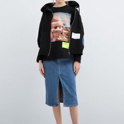 Camiseta negra estampada de Thani Mara para la colección 'Women in Art' de Zara TRF 2019