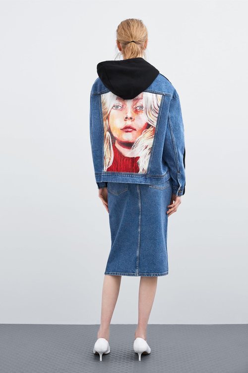 Sudadera vaquera oversize de Thani Mara para la colección 'Women in Art' de Zara TRF 2019
