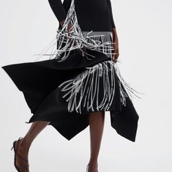 Falda negra flecos blancos Zara primavera-verano 2019