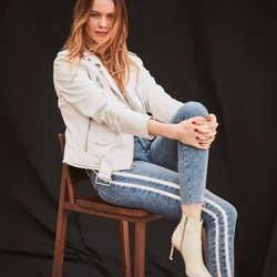 Vaquero con rayas laterales de la colección primavera/verano 2019 de Seven For All Mankind
