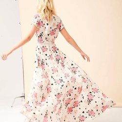 Vestido con estampado floral de la colección de Dolores Promesas colección primavera 2019