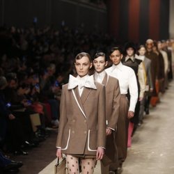 Carrusel de modelos en en el desfile otoño/invierno 2019/2020 de Fendi