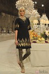 Vestido de tweed negro con detalles dorados