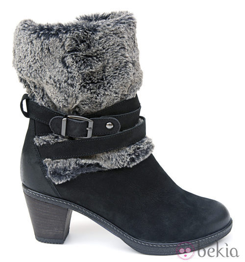 Bota negra con borrego de la firma Ara de la colección Otoño/Invierno 2011/2012