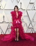 Linda Cardellini con un vestido de tull rosa en la alfombra roja de los Premios Oscar 2019