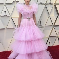 Kacey Musgraves de rosa pomposo en los Premios Oscar 2019