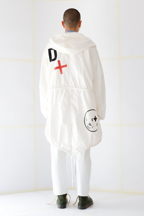 Look 'total white'  de la nueva colección de otoño/invierno 2019 de la firma Davidelfín
