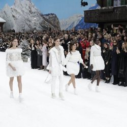 Penélope Cruz desfilando para Chanel para la colección otoño/invierno 2019/2020 en París
