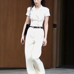 Bella Hadid look desarreglado