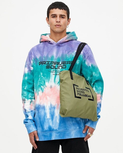 Sudadera oversize tie-dye colección Primavera Sound Pull & Bear