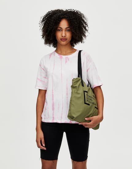 Camiseta de manga corta tie-dye rosa colección Primavera Sound Pull & Bear