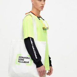 Bolsa blanca colección Primavera Sound Pull & Bear