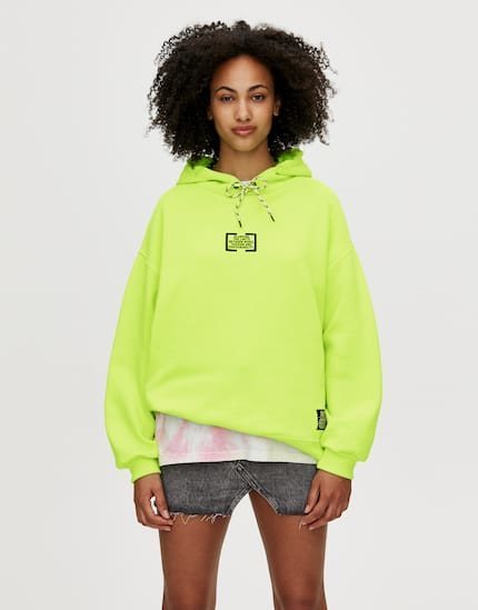 Sudadera ancha verde colección Primavera Sound Pull & Bear
