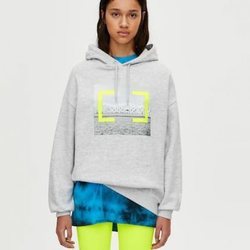 Sudadera gris colección Primavera Sound Pull & Bear