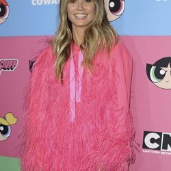 Heidi Klum con un vestido corto rosa